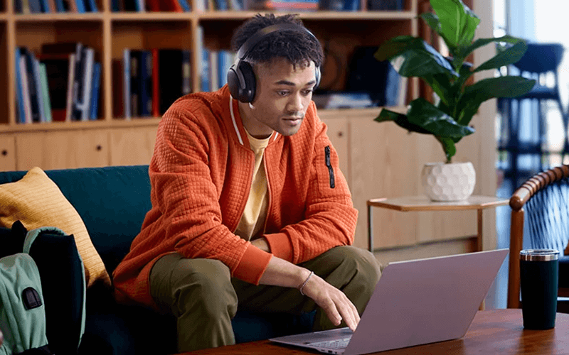 Lenovo ThinkPad T14s 6 Eclipse with Snapdragon X-Series AI chip