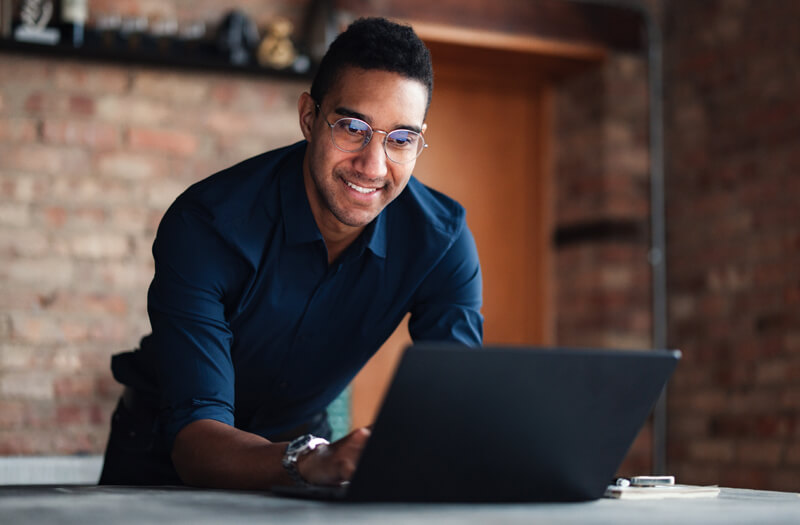 Team collaboration using AI software tools and licenses