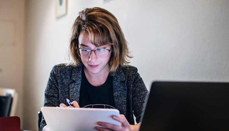 Article 10 Tips for Working From Home Image