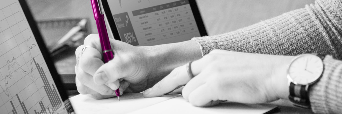 Financial Services Firm Improves IT Security and Compliance User writing using data analytics