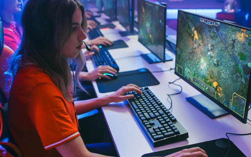 Student participates in after school esports gaming club