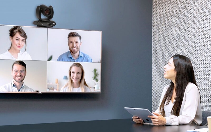 Woman having a meeting using AVer Cam550