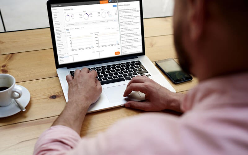 Male user using Cloudistics solution