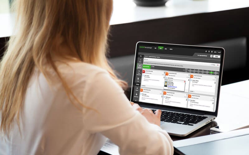 forcepoint-woman-using-dlp-software