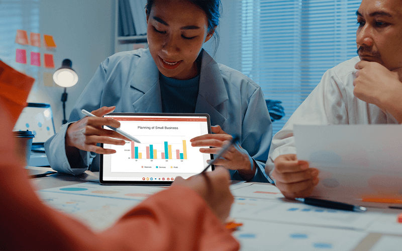 Woman presenting using samsung tablet