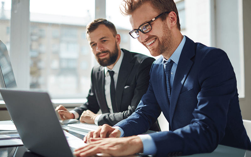 Two colleagues talking to each other